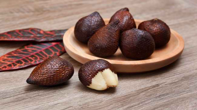 7 Manfaat Buah Salak untuk Kesehatan Tubuh